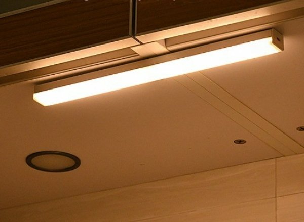 مصباح LED مستشعر الحركة المميز - Makfool